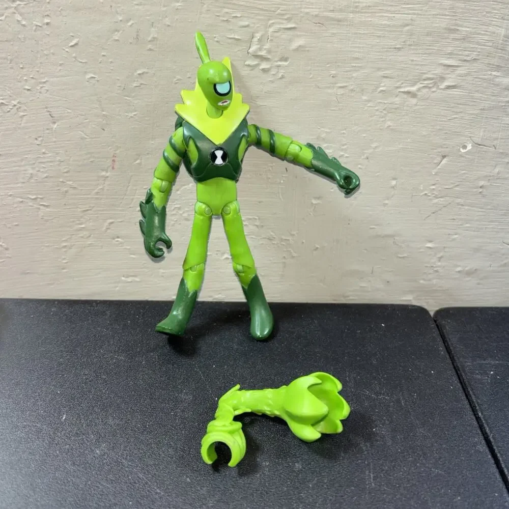 Ben Ten Lot of 3 Assorted Action Figures Four Arms
